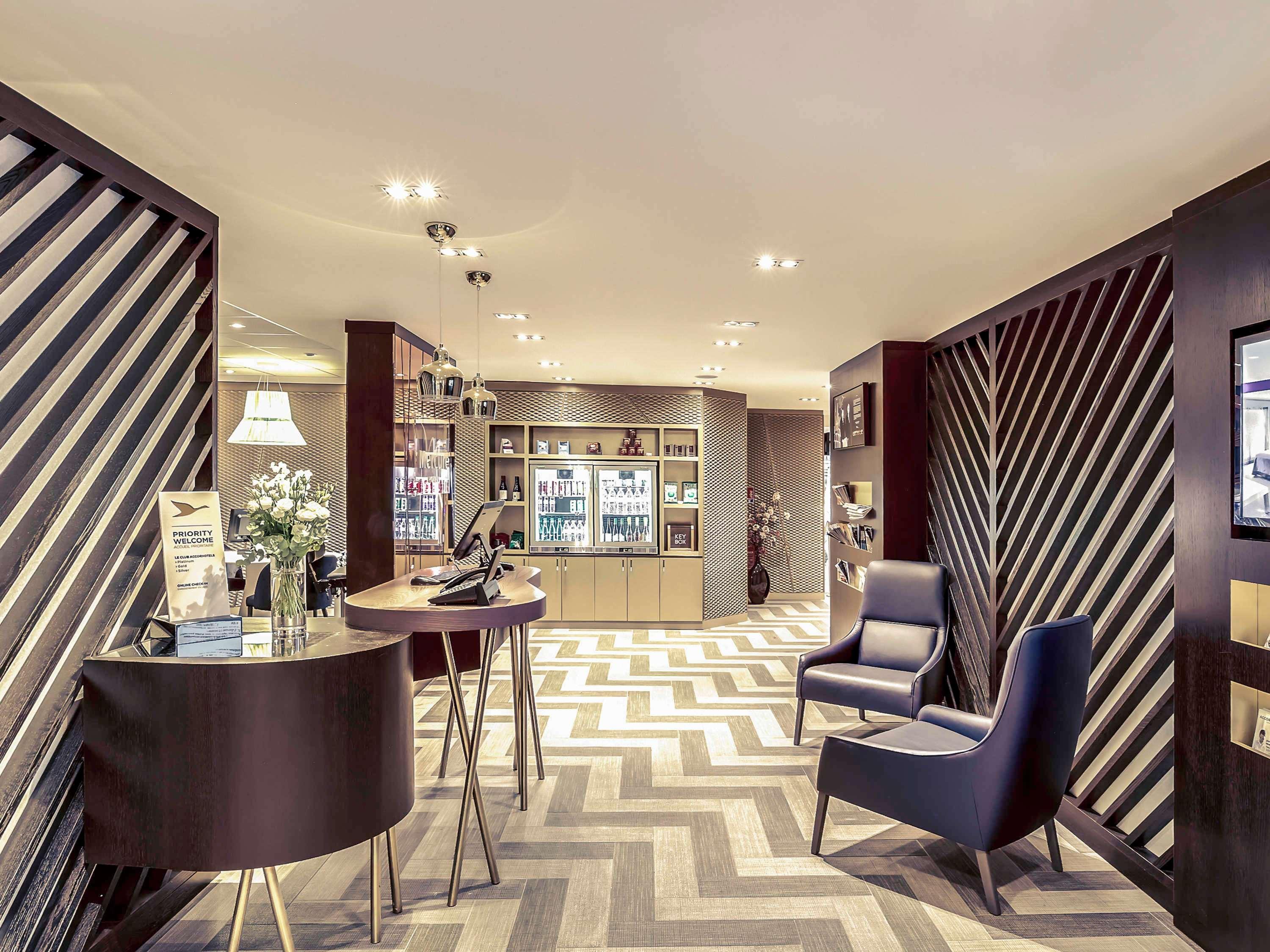 Mercure Paris Arc De Triomphe Etoile Exterior photo