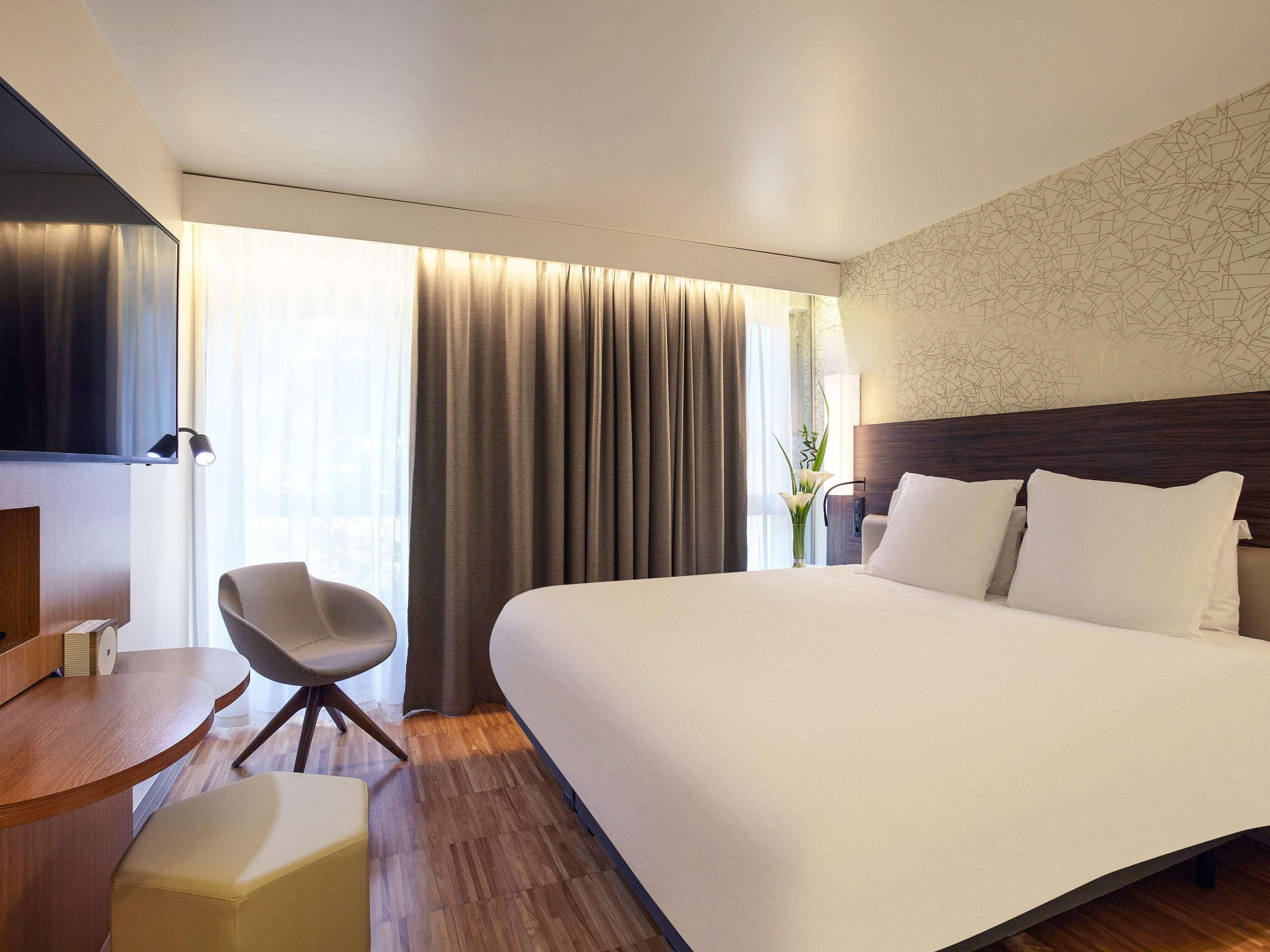 Mercure Paris Arc De Triomphe Etoile Exterior photo